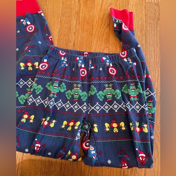 Marvel Christmas Hanna Andersson pajama SET - Picture 5 of 8